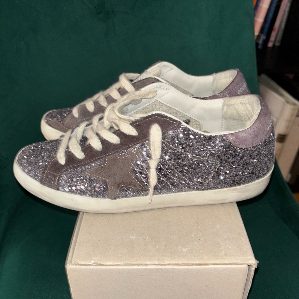 New Season
Golden Goose
Super-Star glitter sneakers